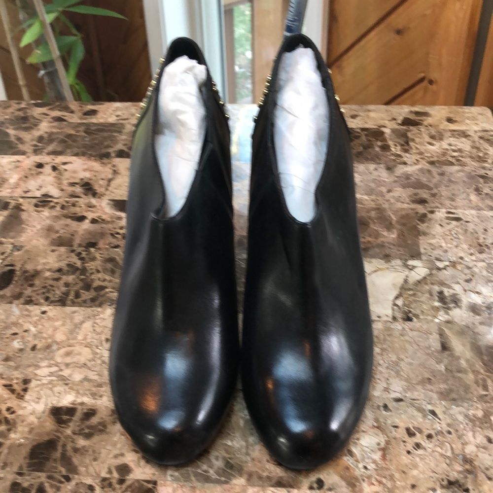 NWT 8 1/2 Steve Madden booties
